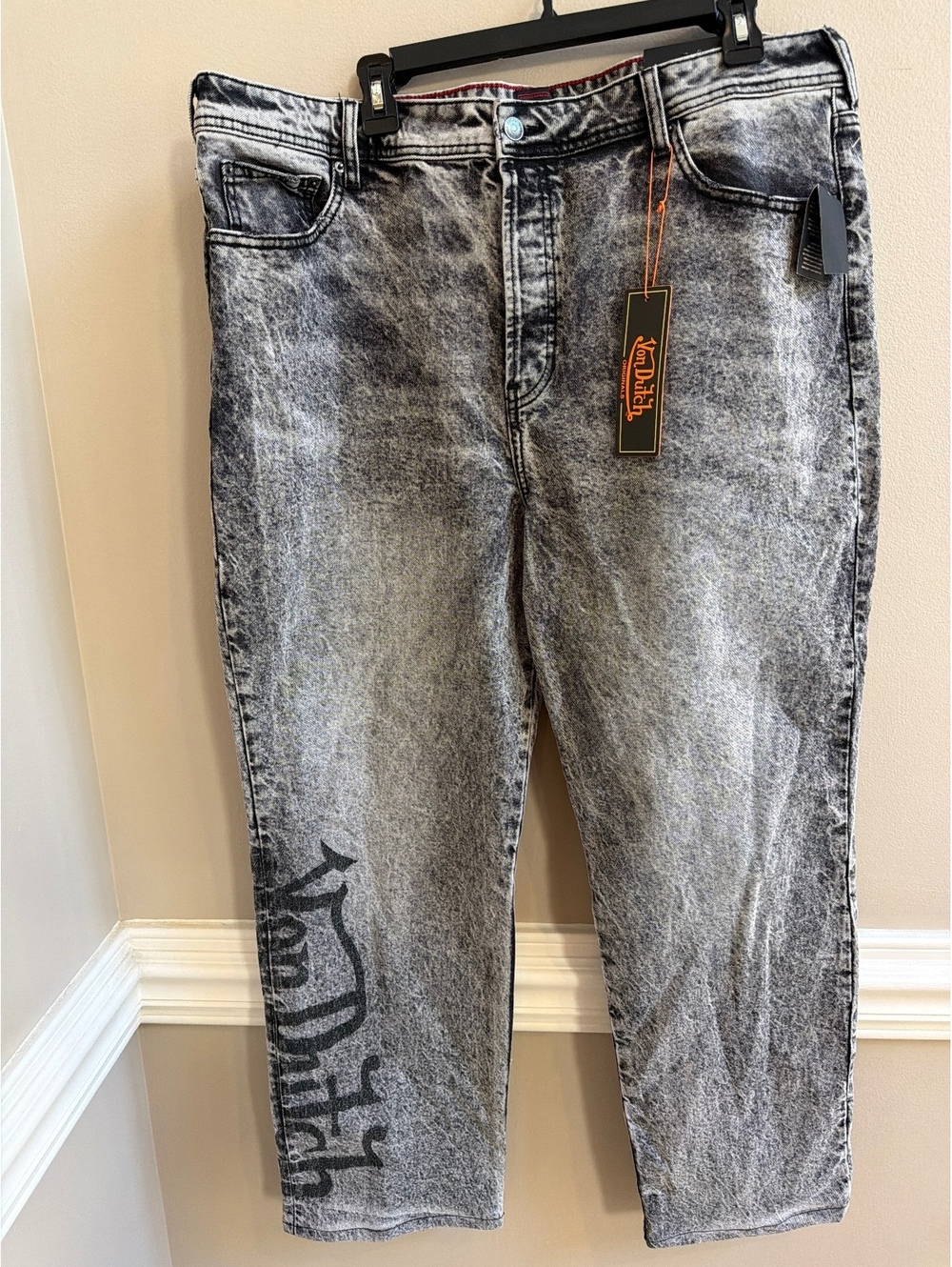 NWT Von Dutch Originals Men’s 42 Acid Wash Straight Leg Jeans Gray Black Logo